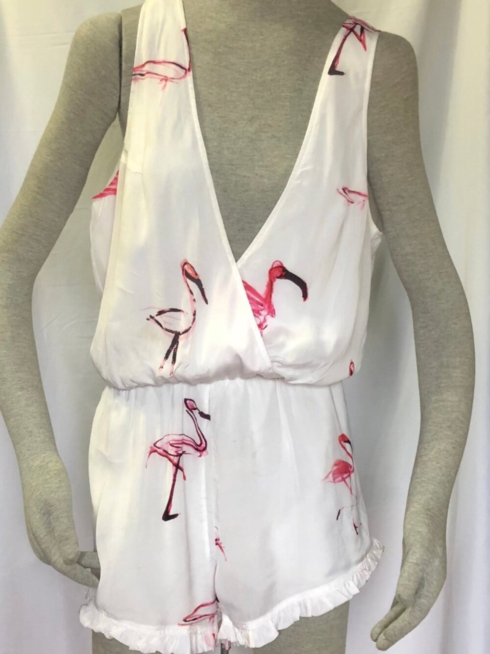 Winston White Paseo Flamingo White Pink Sleeveless Low V Tie Back Romper sz S